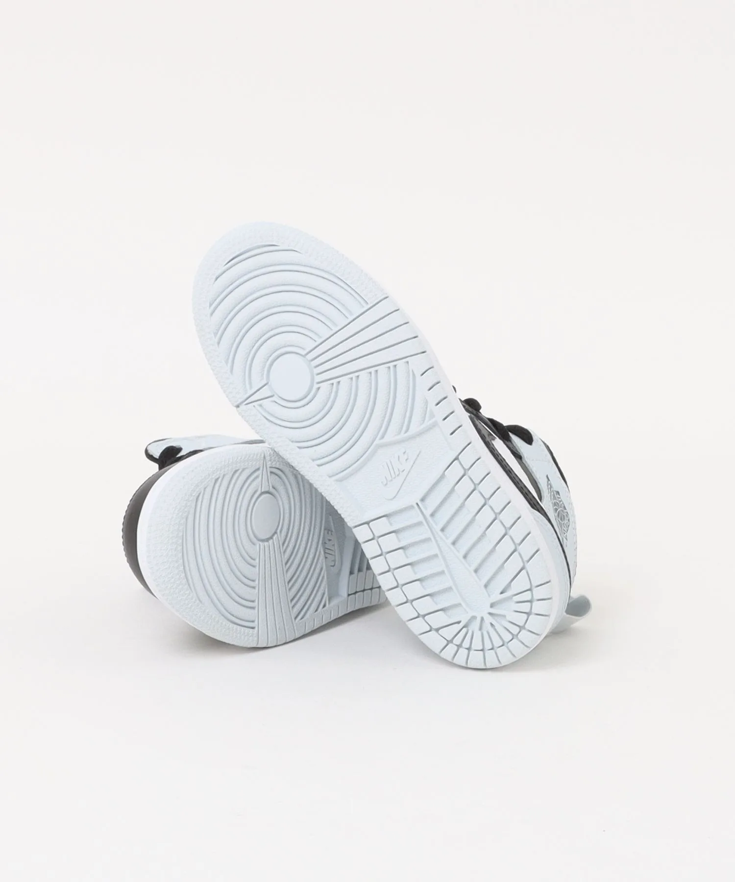 Детские кроссовки Nike Jordan 1 Mid (PS) — фото 3