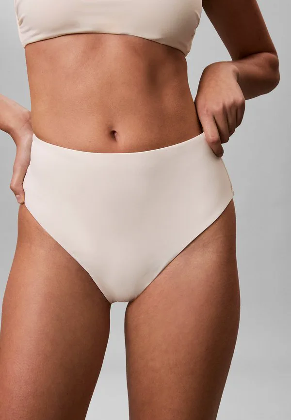 Плавки-Бикини с высокой талией Calvin Klein Swimwear, Antique White — фото 4