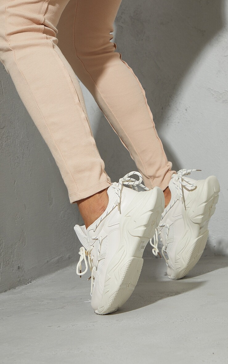 

PrettyLittleThing Массивные кроссовки на двойной подошве со шнуровкой Sand Hiker