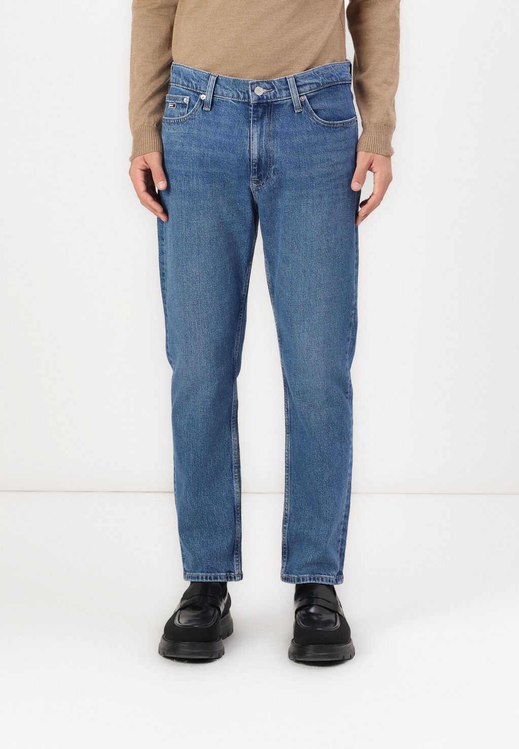 

Зауженные джинсы DAD - Relaxed fit jeans Tommy Jeans, цвет Denim Medium