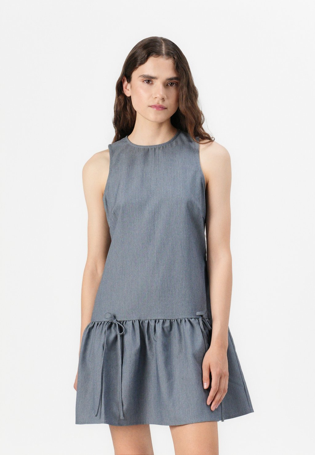 

Повседневное платье NMTILLA O NECK TIE DRESS Noisy May, цвет Light Grey Melange