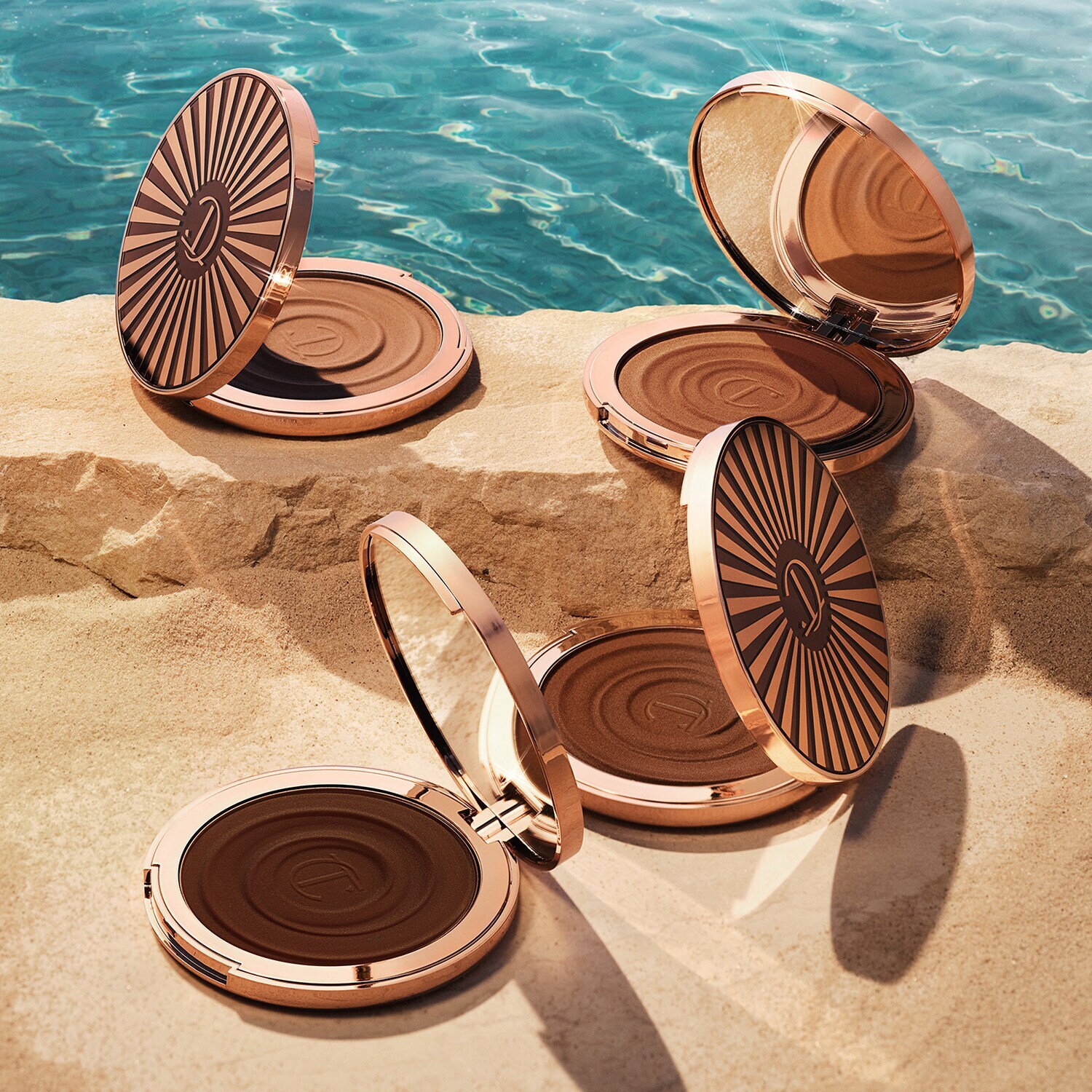 Бронзер для лица Beautiful Skin Sun-Kissed Glow Bronzer - кремовый бронзер Charlotte Tilbury, Fair (21 g) — фото 3