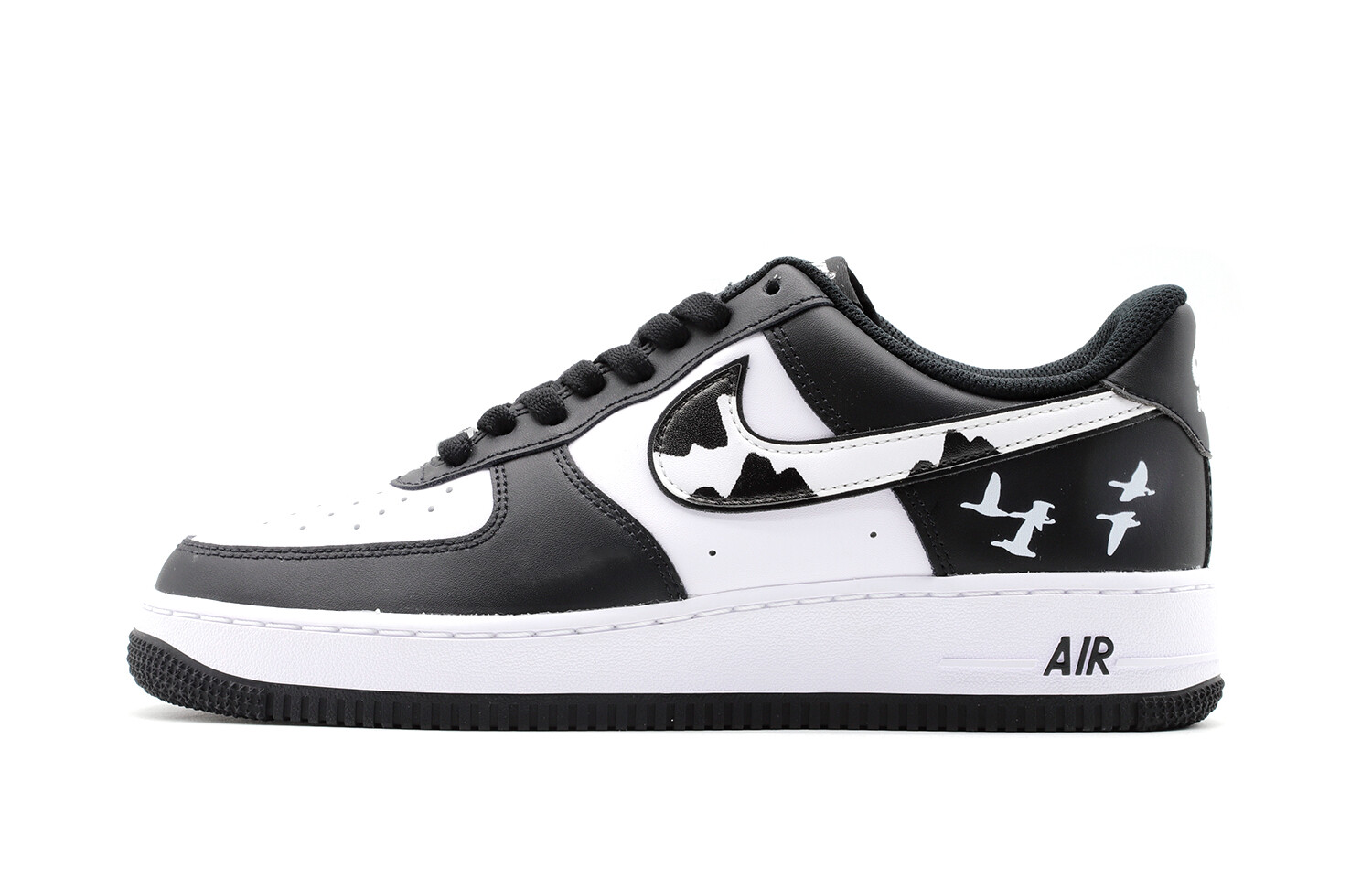 

Кастомизированные кроссовки Nike Air Force 1 Skateboarding Shoes Unisex, черный/белый