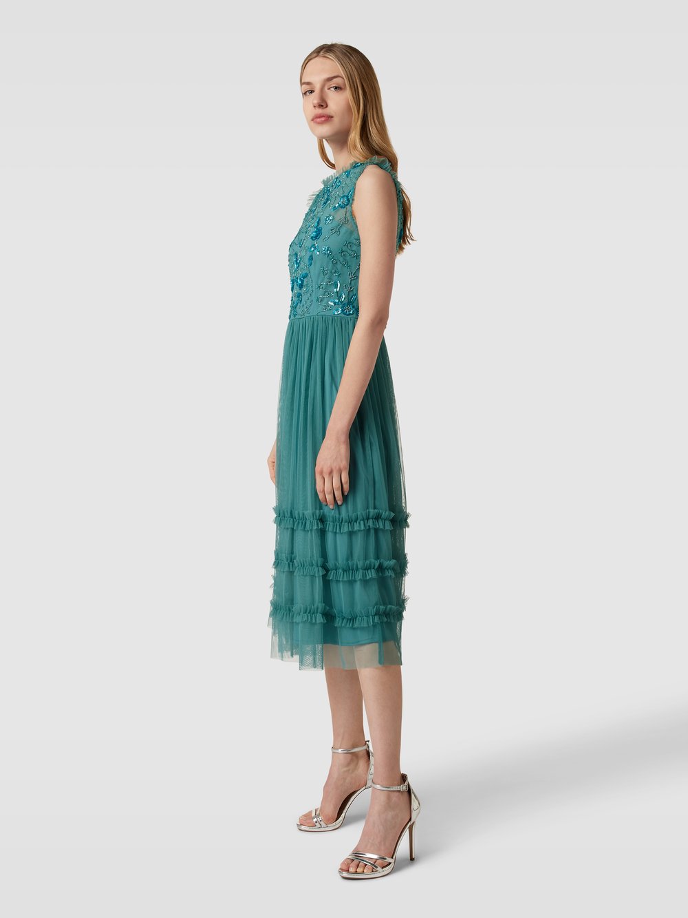 

Коктейльное платье с отделкой пайетками LACE & BEADS