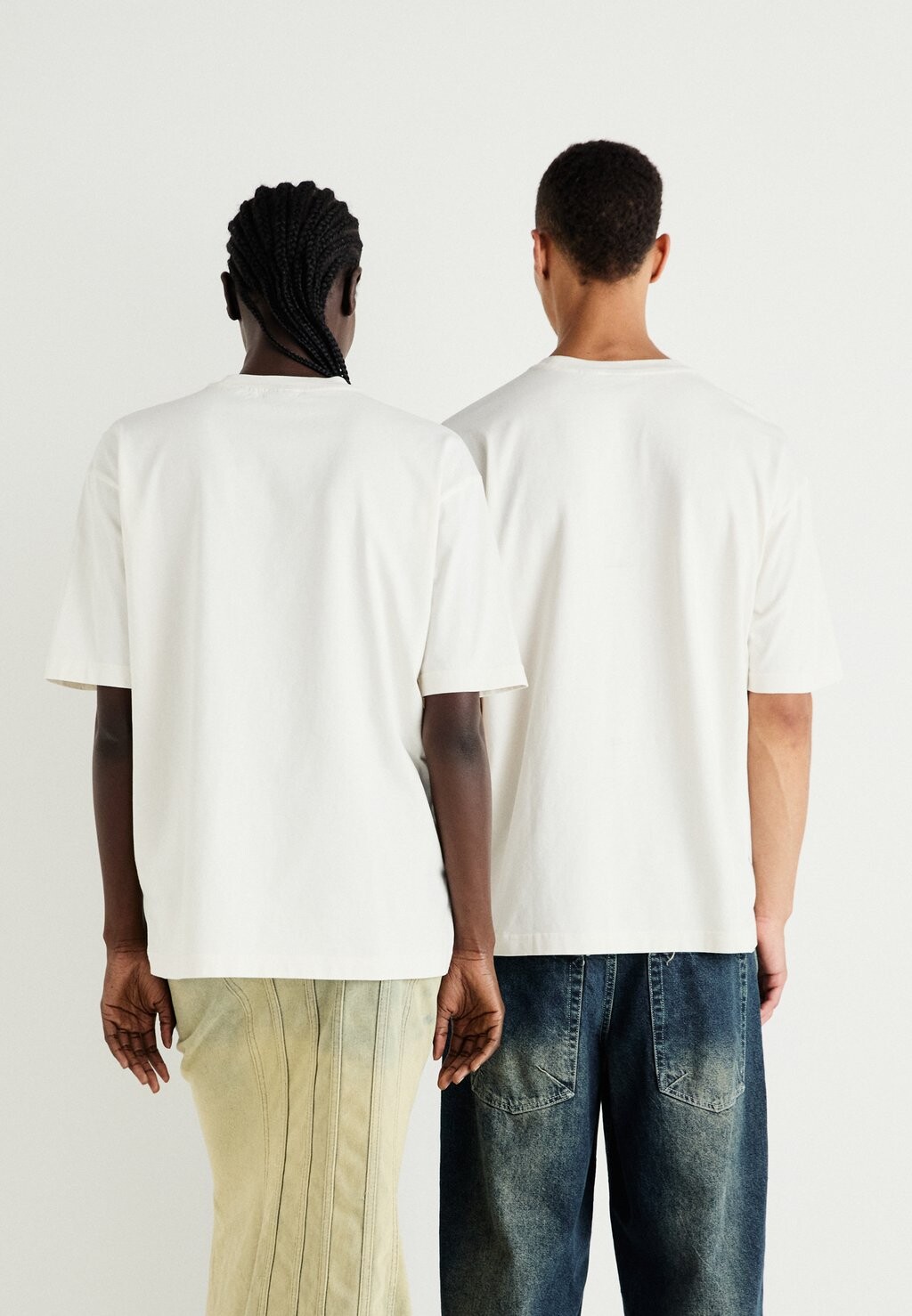 

Базовая футболка Levi's, белая сердцевина цапли Skate Graphic Box Tee Unisex