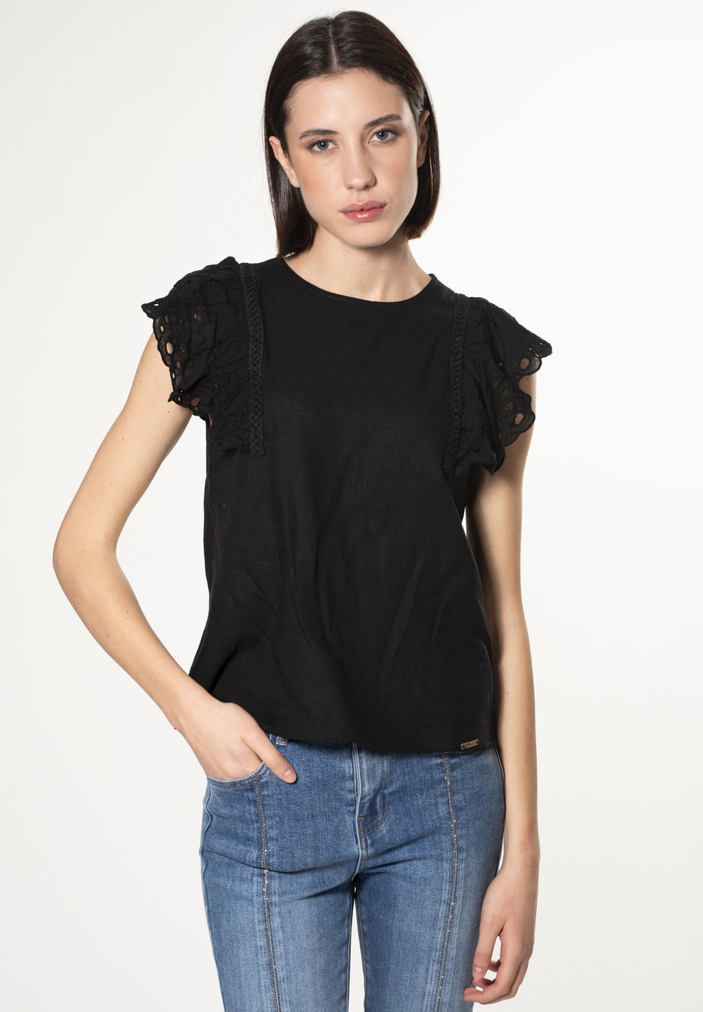 

Блуза BRODERIE SLEEVES INFLUENCER, черный