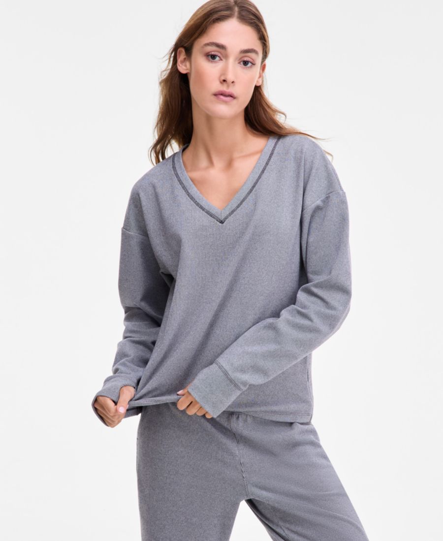 

Женский свитер с V-образным вырезом и ребристой отделкой, эксклюзивно представлен в Macy's ID Ideology, Grey