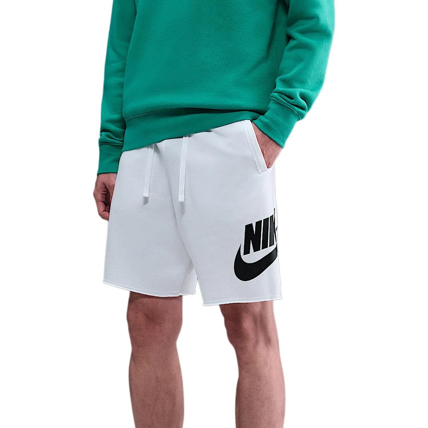 Спортивные шорты Nike белые
