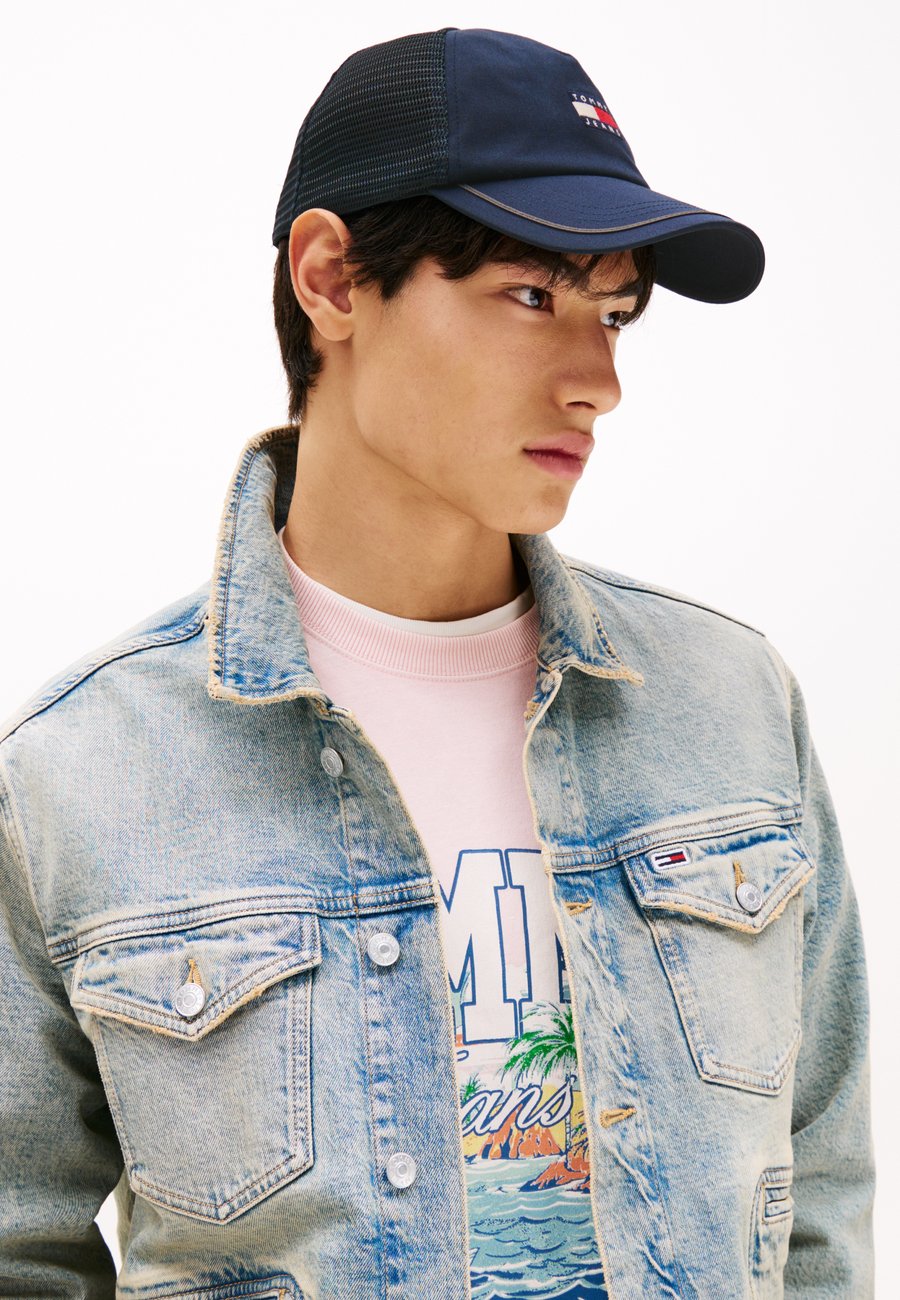 

Бейсболка Tommy Jeans HERITAGE TRUCKER UNISEX, Blue/Dark Blue
