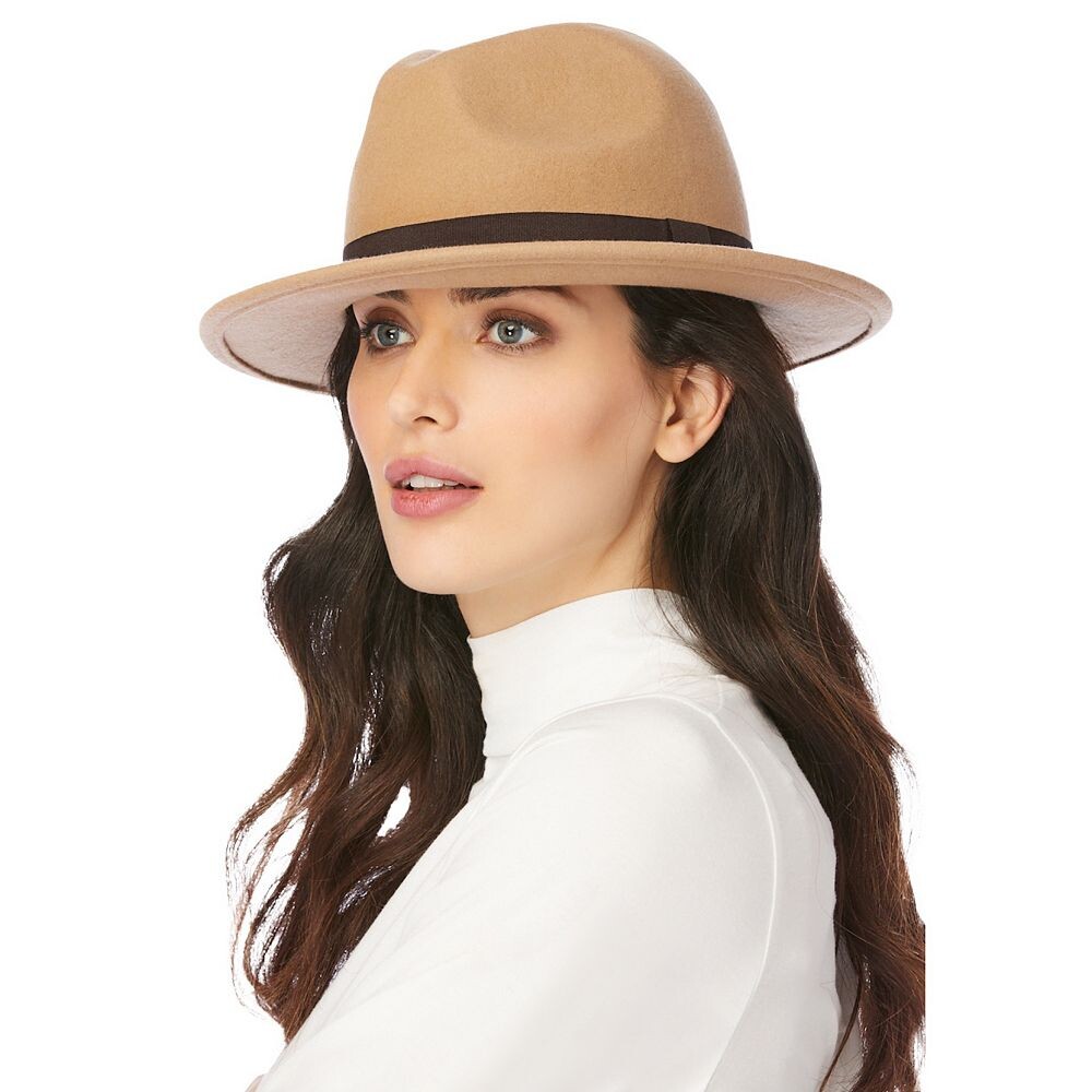 

Женщина в женской фетровой фетровой шляпе больших размеров Fedora Woman Within, цвет Soft Camel Solid