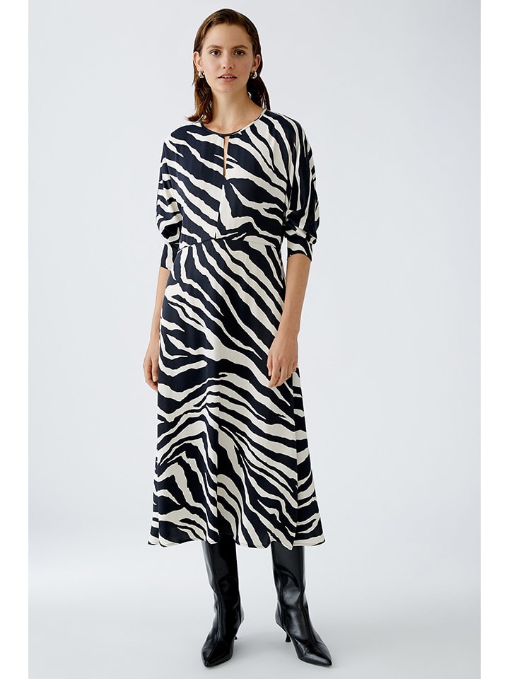 

Oui Платье кремового/черного цвета