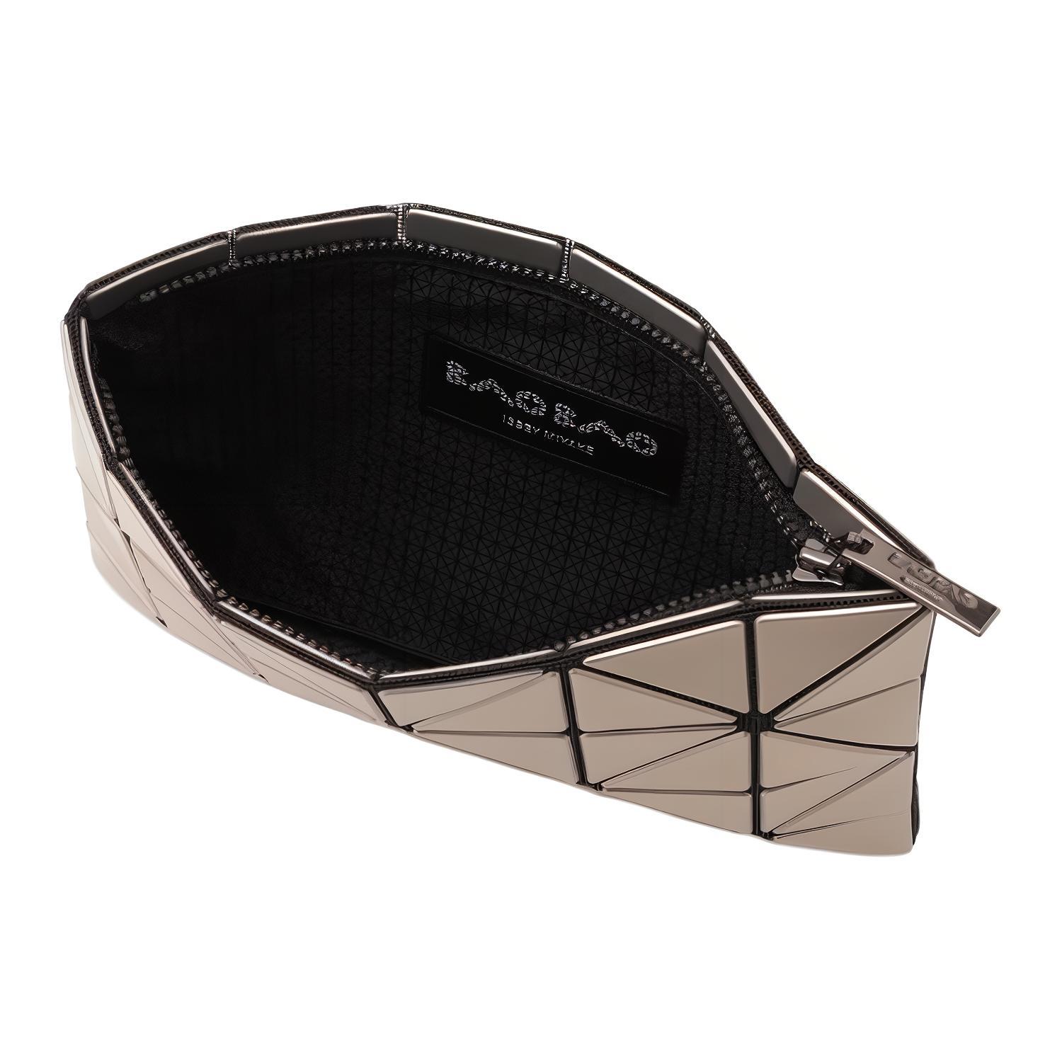 

Поливинилхлоридная клатч женская светло-розовая ISSEY MIYAKE