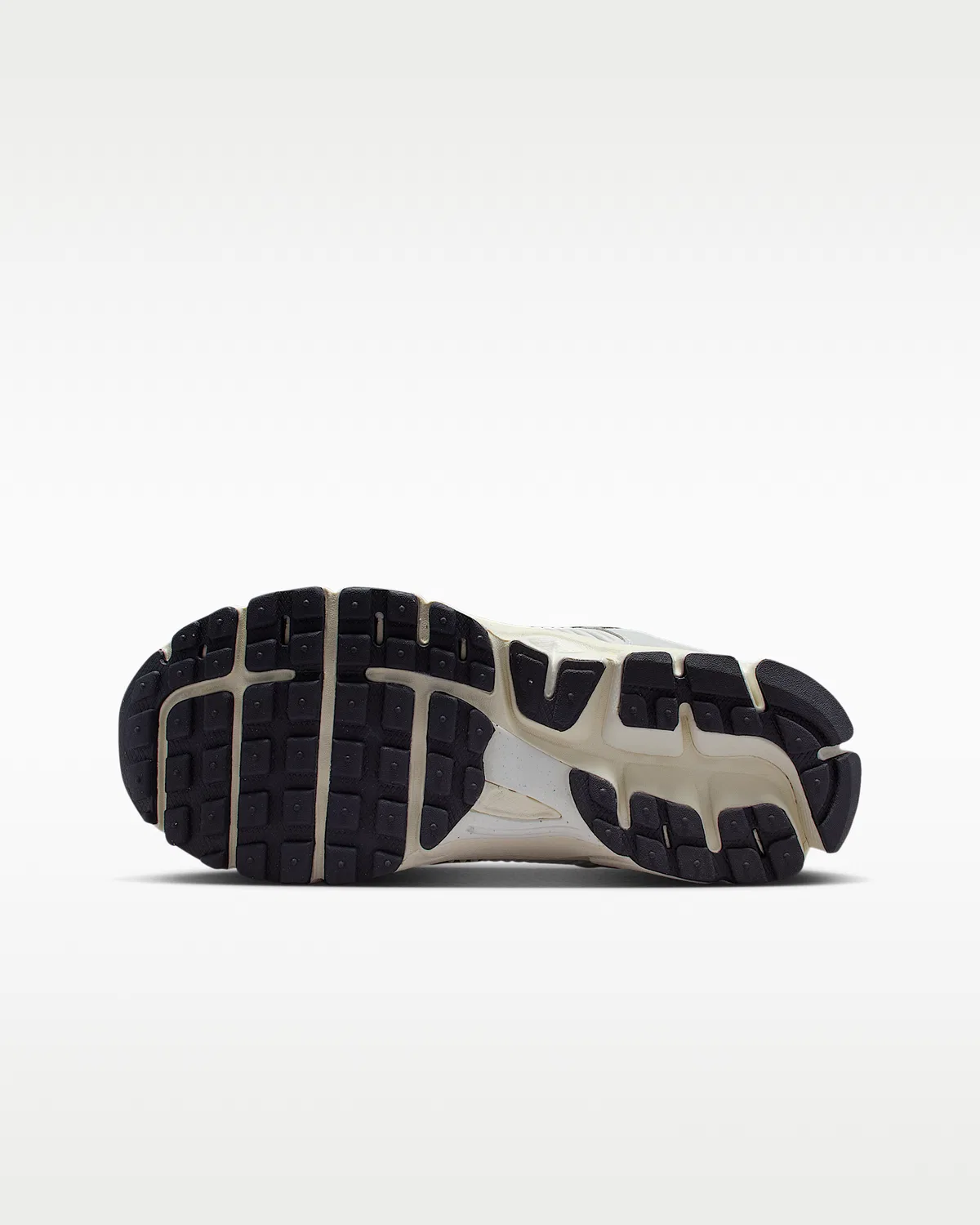 Кроссовки для старших детей Nike Vomero 5, Photon Dust/Gridiron/Sail/Chrome — фото 2