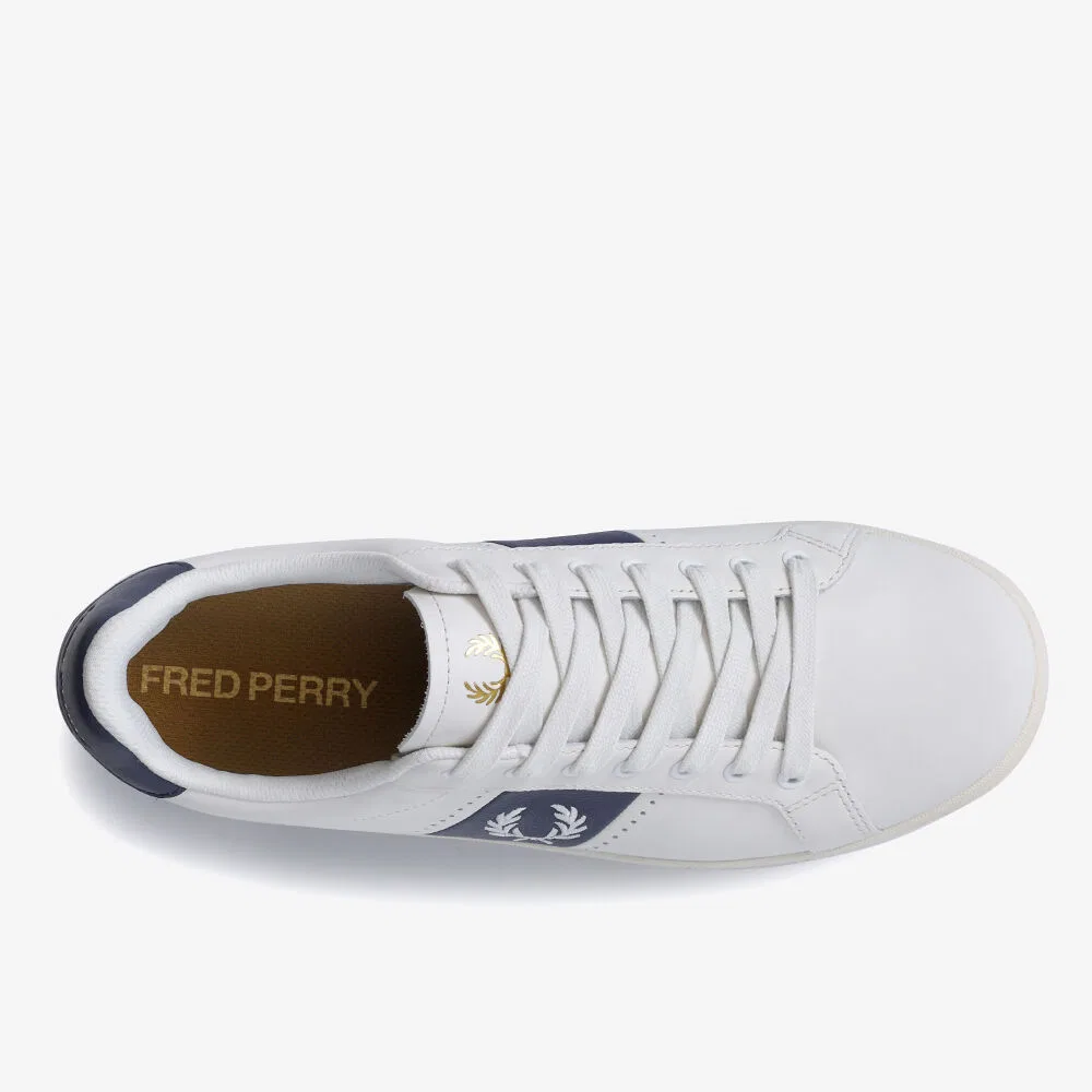Мужские низкие кроссовки Fred Perry B721 из кожи белые — фото 4
