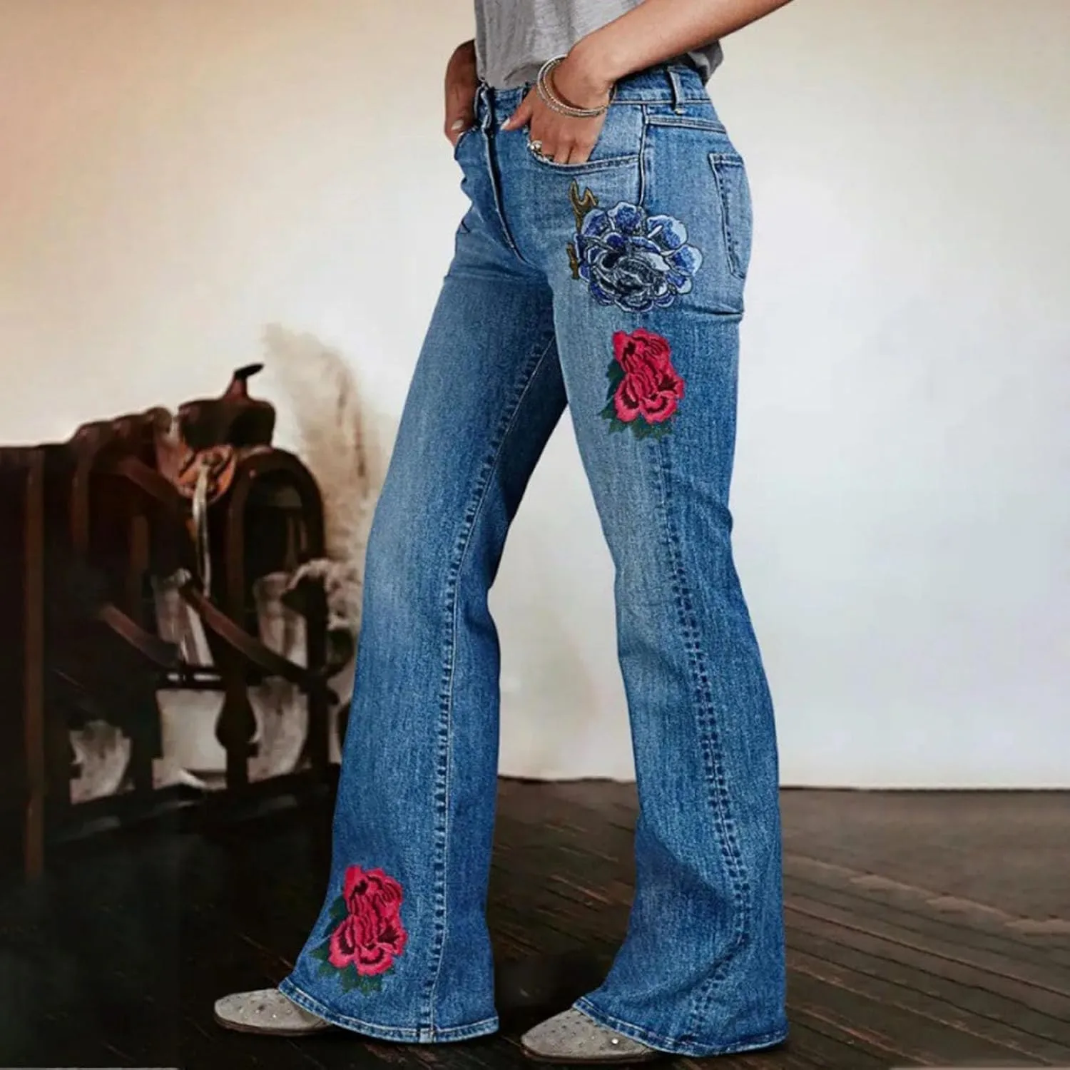 Джинсы женские Casual Mid Rise Flare с вышивкой Vintage Floral — фото 3