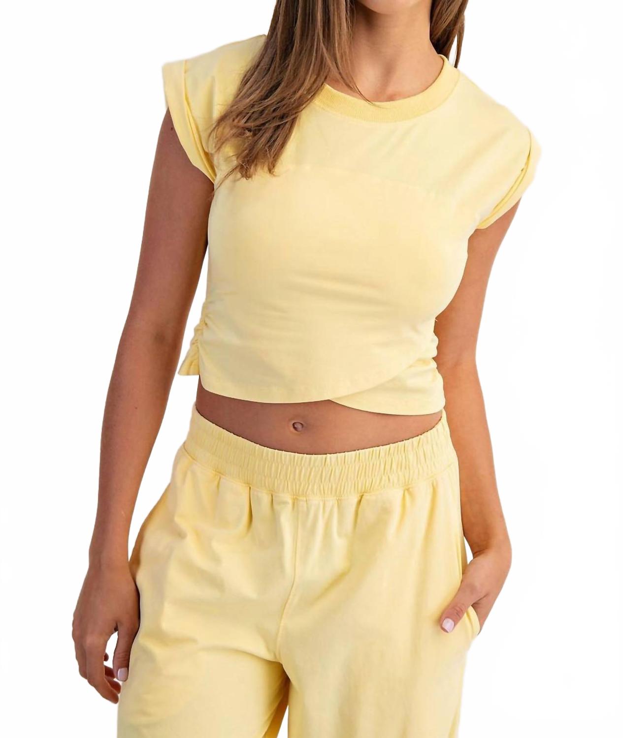 

Топ с короткими рукавами и запахом из минеральной стирки, желтый Eesome, желтый