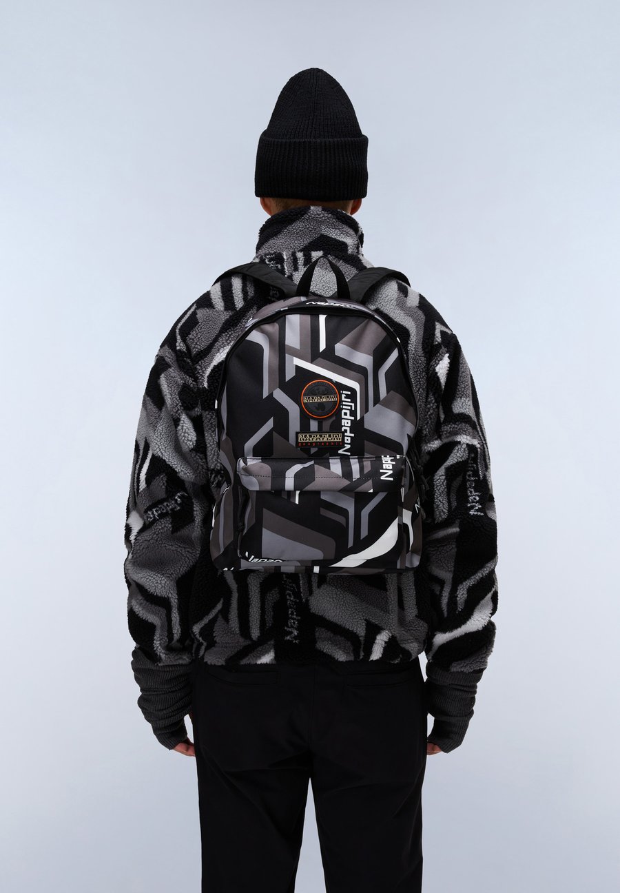 

Рюкзак Napapijri VOYAGE AOP , Aop F0V/Black