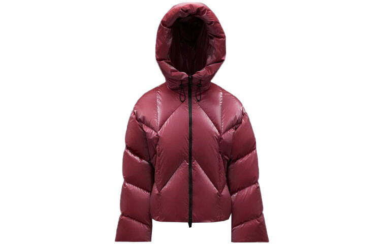 

Пуховик женский вишнево-розовый Moncler, цвет Cherry Pink