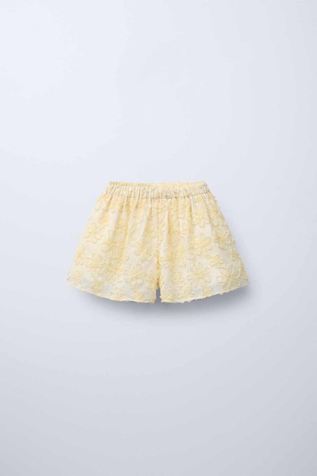 

Шорты-бермуды с цветочным принтом ZARA, цвет Light yellow