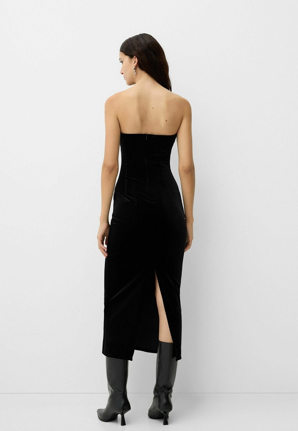 

Коктейльное платье / Вечернее платье Bershka, черный