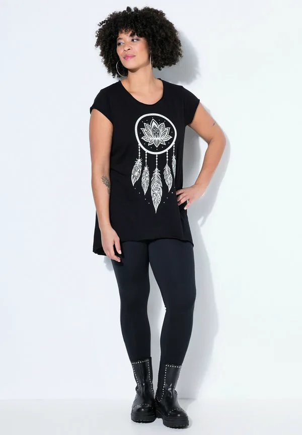 

Футболка alinie glitzersteinchen auf dem traumfänger с принтом Angel Of Style, Black, Черный, Футболка alinie glitzersteinchen auf dem traumfänger с принтом Angel Of Style, Black