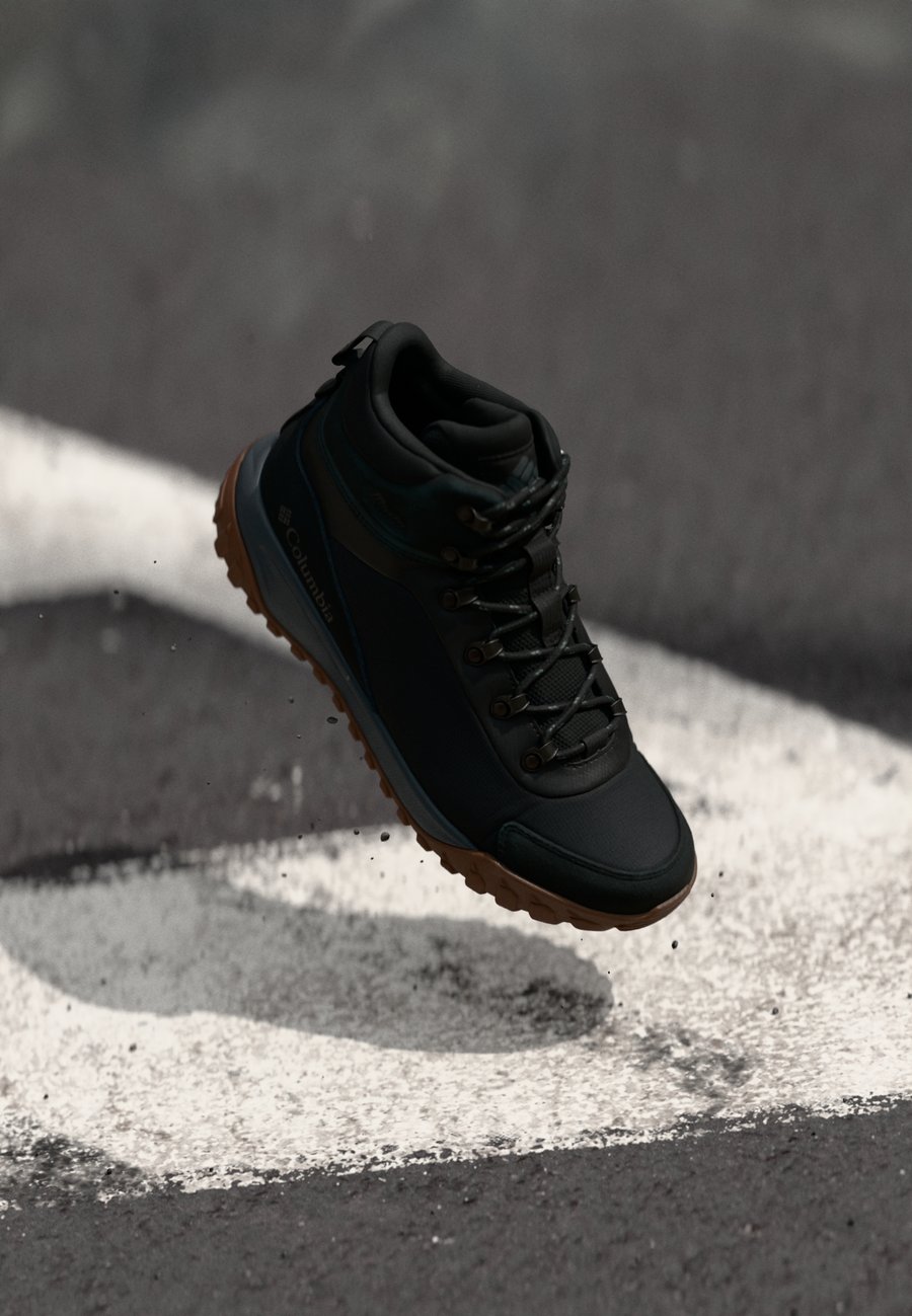 

Кроссовки Columbia BURNSIDER WATERPROOF, Black/City Grey/Black