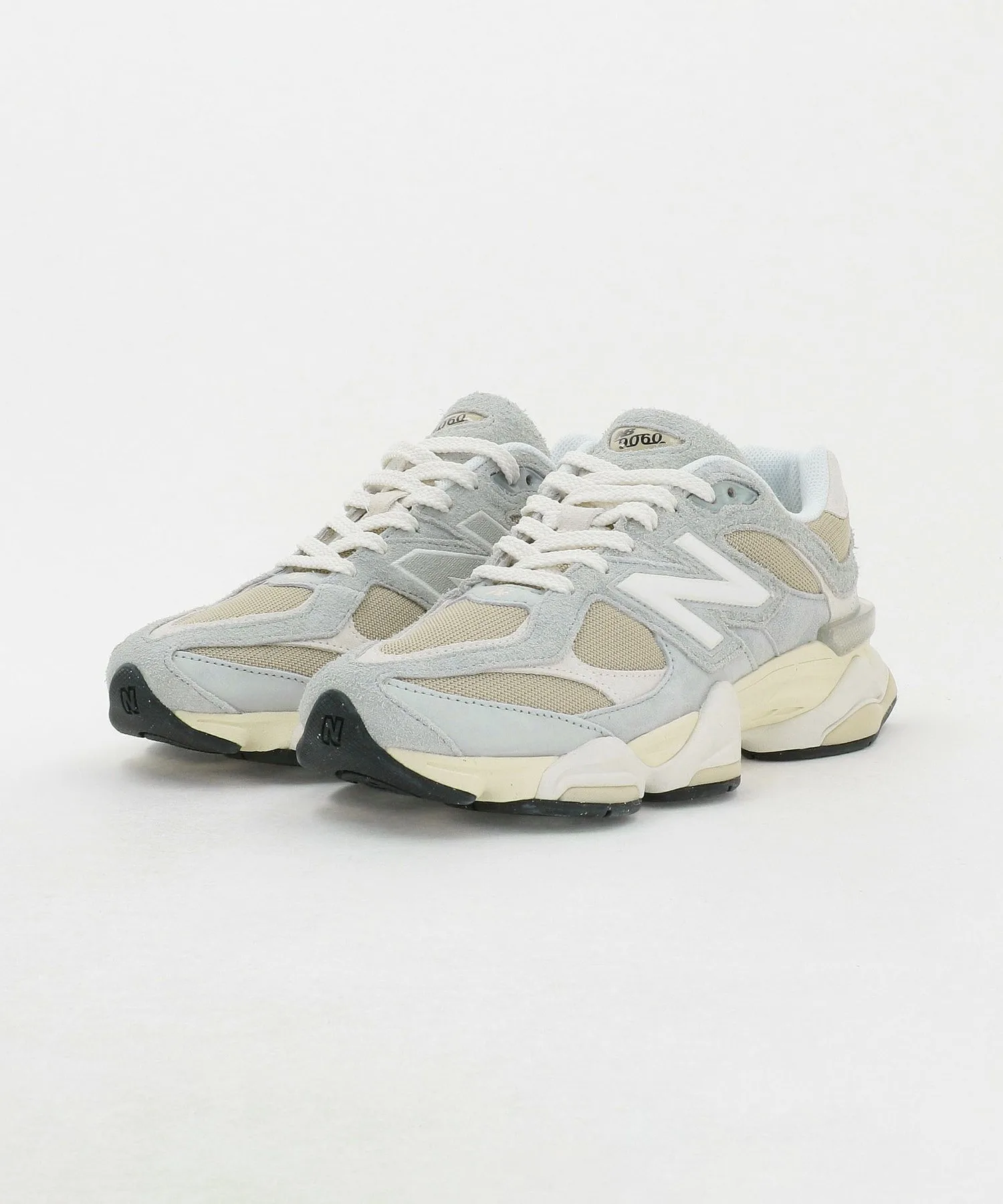 Мужские кроссовки New Balance 9060 с объёмной подошвой серые — фото 3
