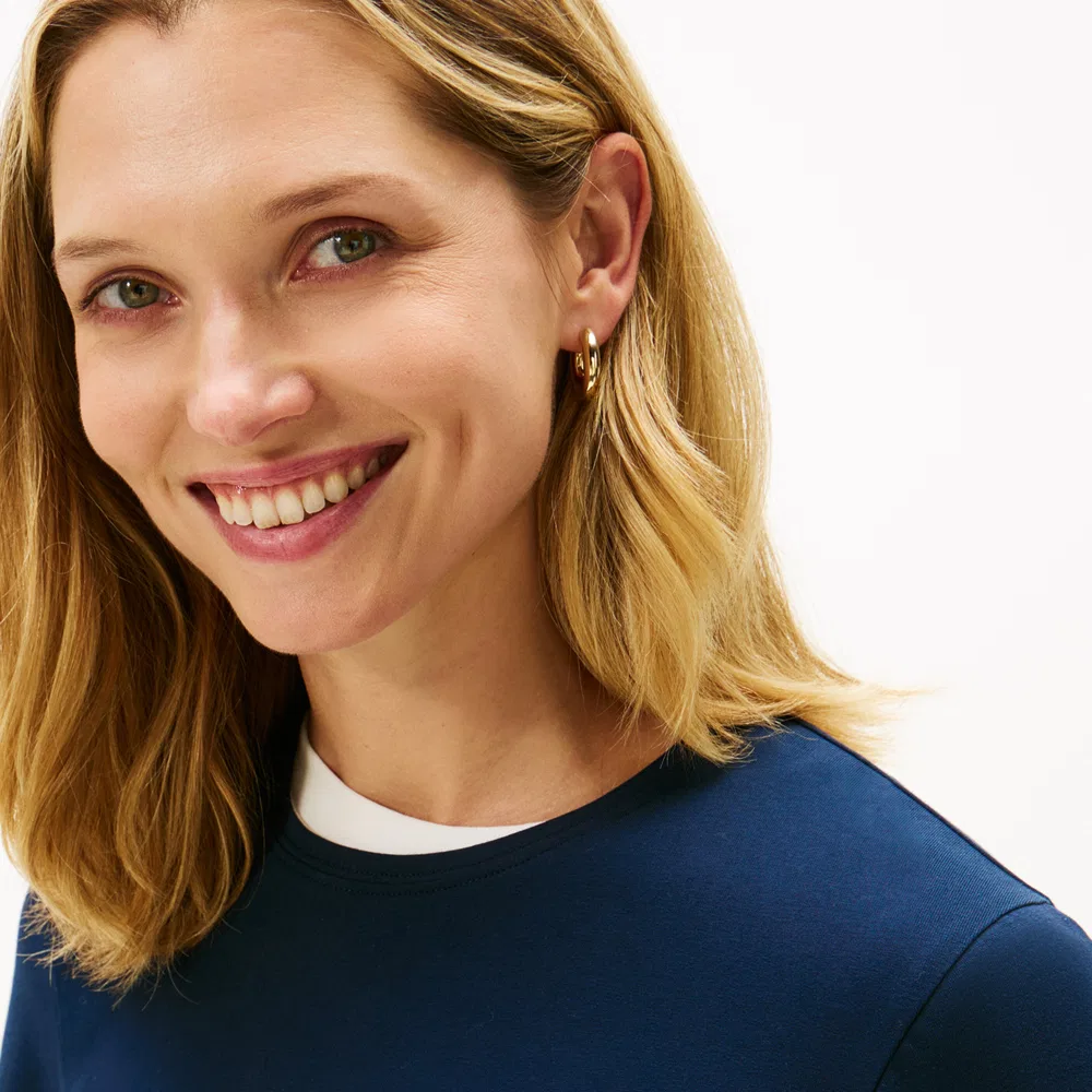 Женская футболка с вышитым логотипом Script тёмно-синяя от Tommy Hilfiger Women — фото 2
