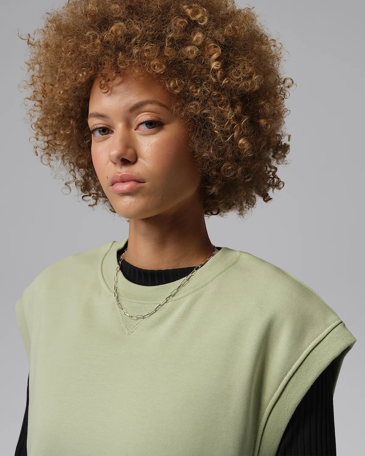 Женский жилет Jordan Flight Fleece, Olive Aura/Lawn — фото 3