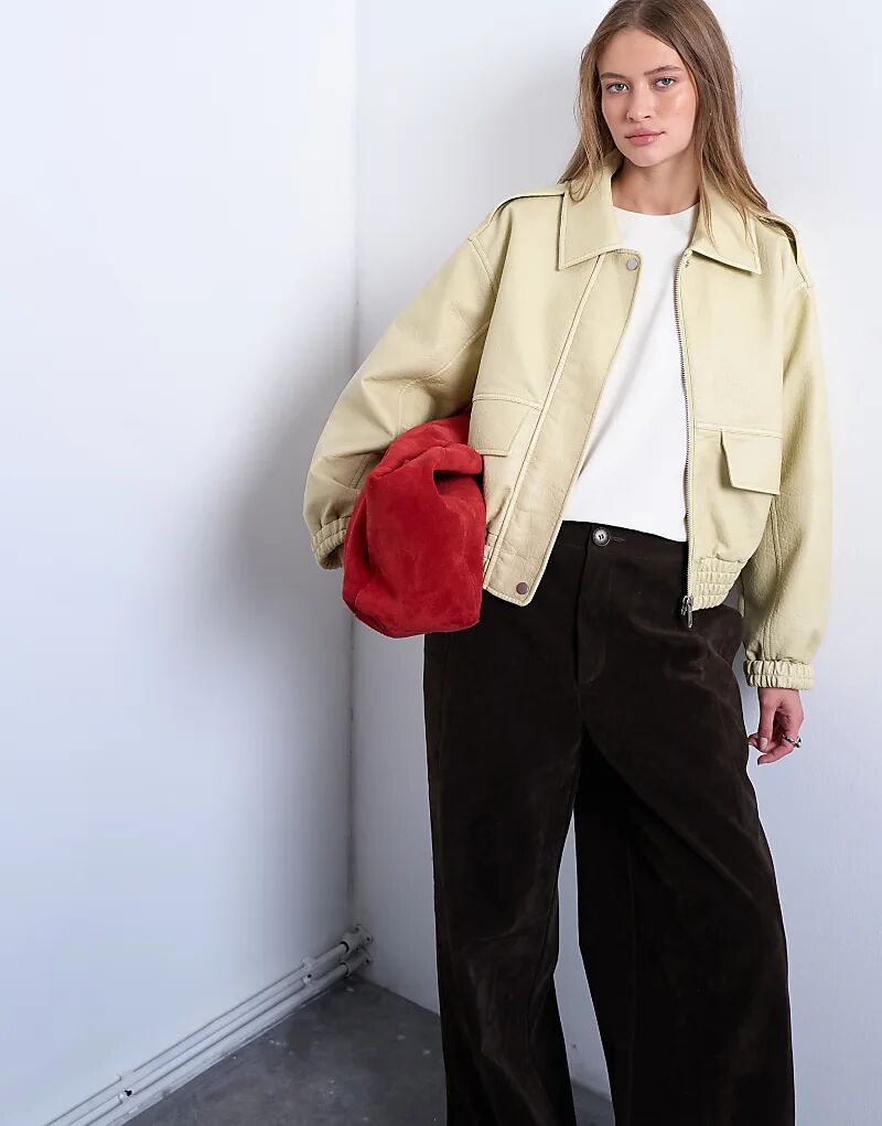 

Короткая куртка-бомбер Topshop из искусственной кожи цвета пахты
