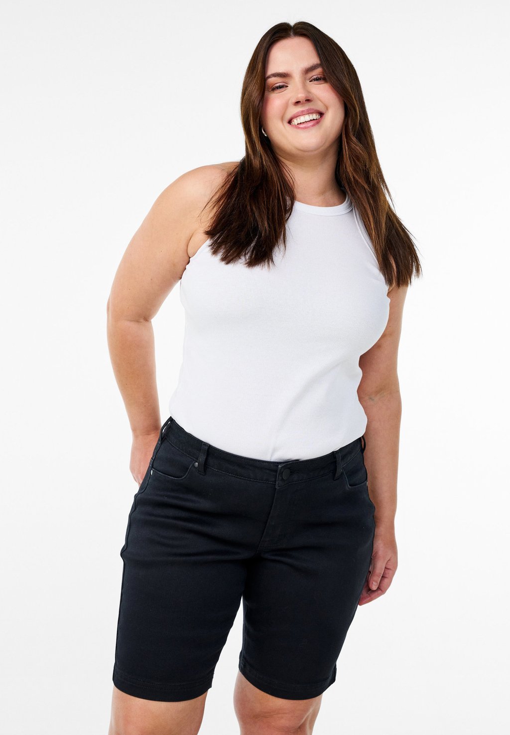 

Джинсовые шорты SLIM FIT EMILY MIT NORMALER TAILLE Zizzi, черный