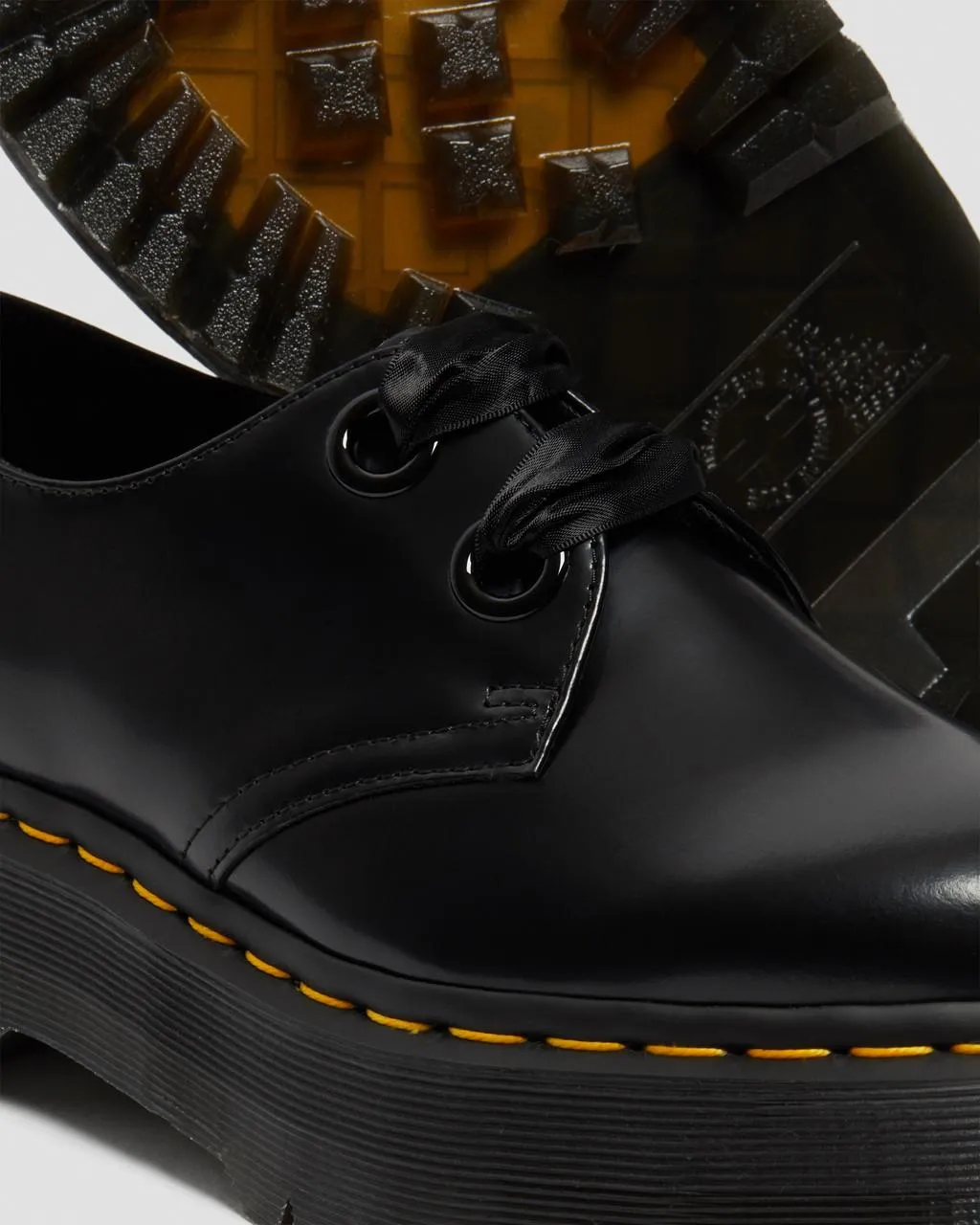 Dr. Martens Holly Женские кожаные туфли на платформе, цвет Black — Buttero — фото 3