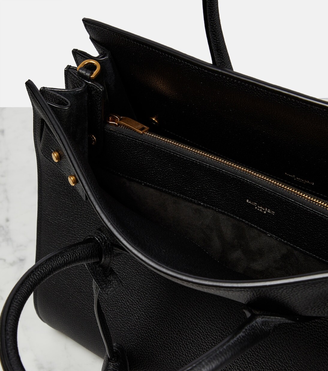 Сумка-тоут sac de jour из мягкой кожи среднего размера Saint Laurent, черный — фото 3