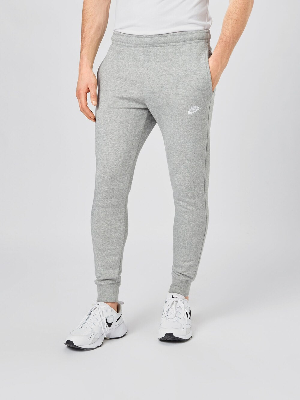 Зауженные брюки Nike Sportswear Club Fleece, светло-серый — фото 2