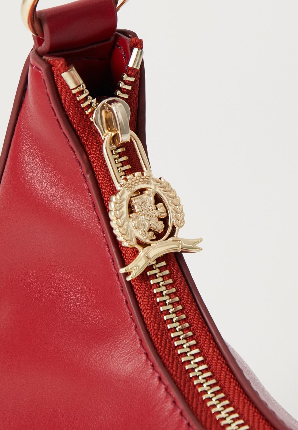 

Сумка SOFT SHOULDER BAG Tommy Hilfiger, красный