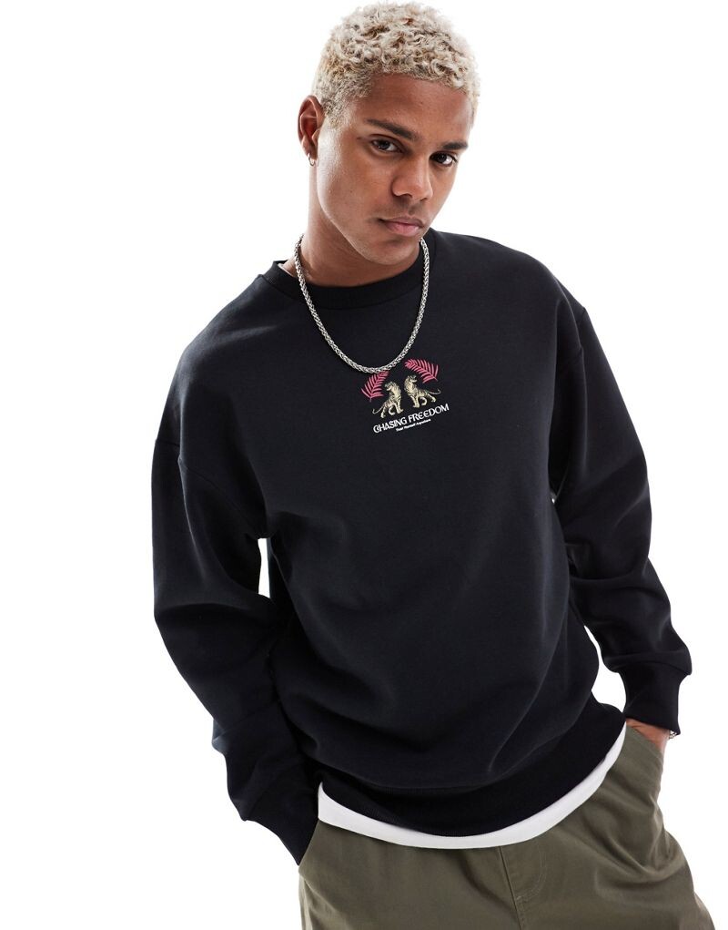 

Черный свитшот оверсайз с тигровым принтом на спине Jack & Jones