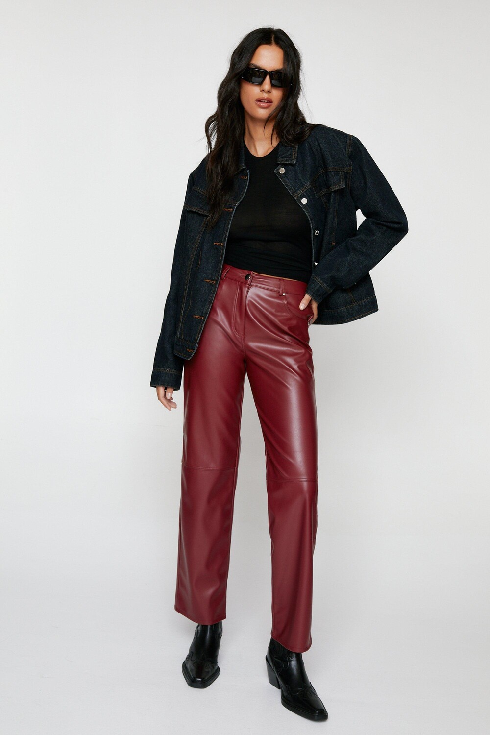 

Прямые брюки из искусственной кожи Nasty Gal, красный