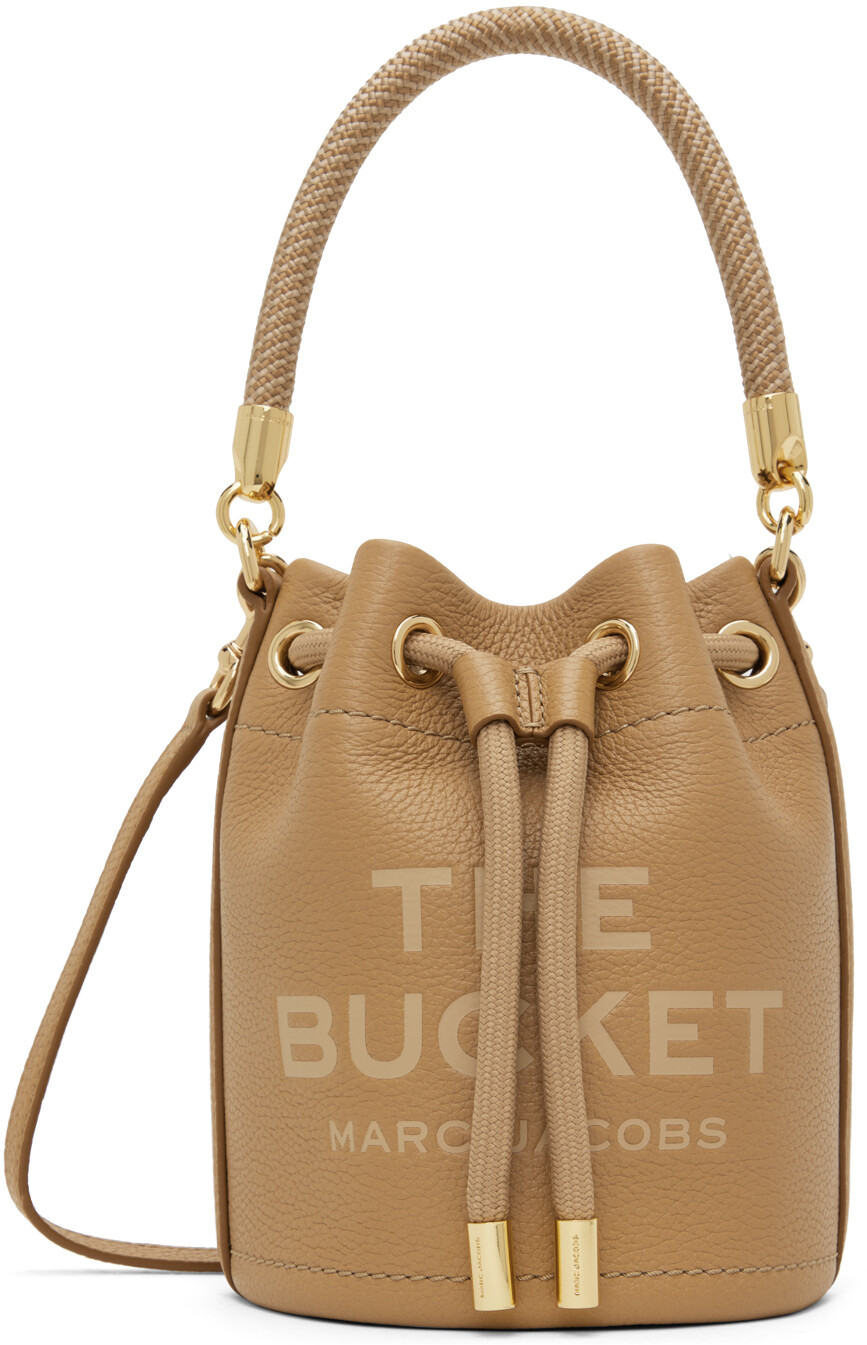 

Бежевая сумка The Leather Mini Bucket Marc Jacobs