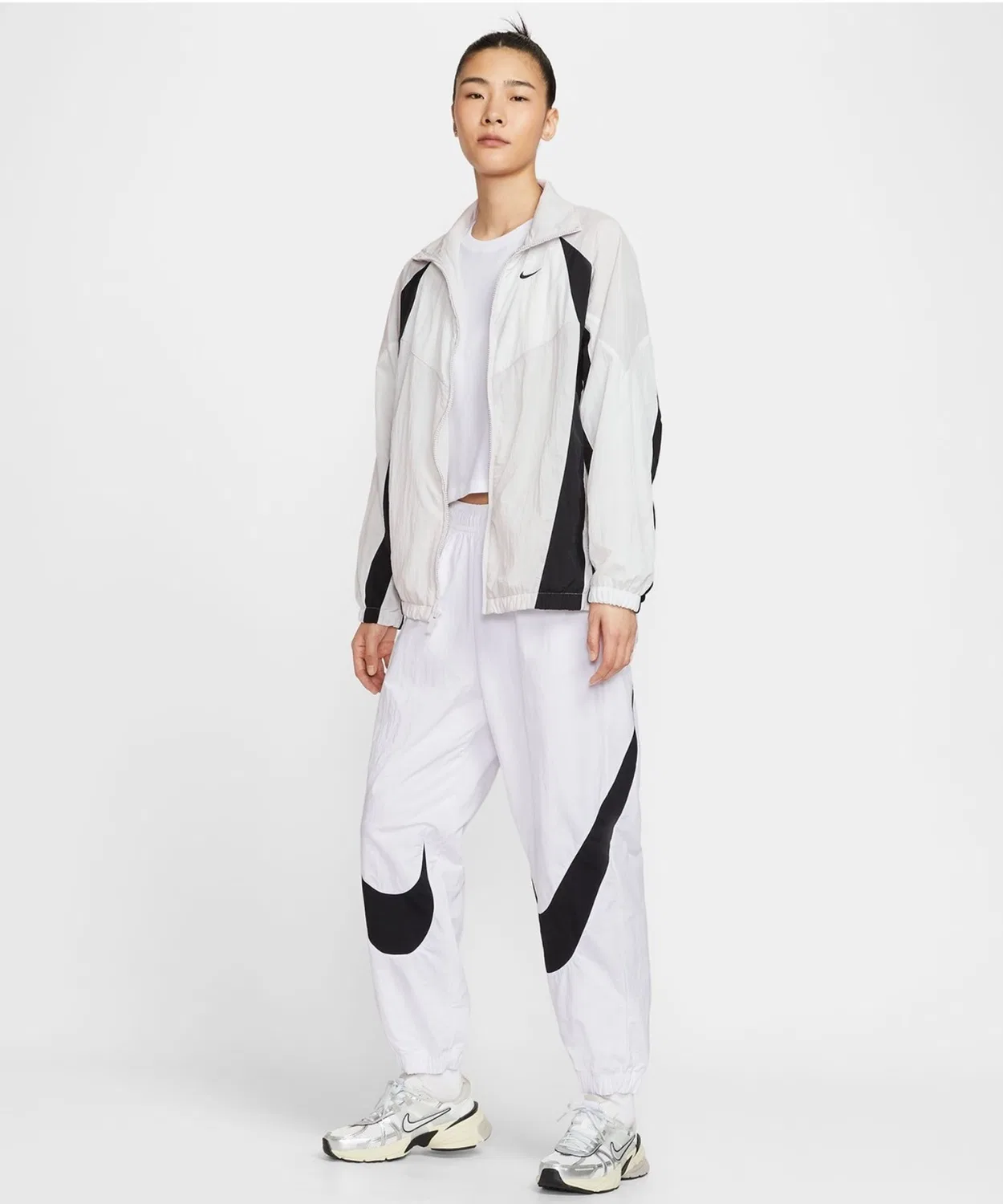 Куртка Nike оверсайз из легкого тафта, серая — фото 3
