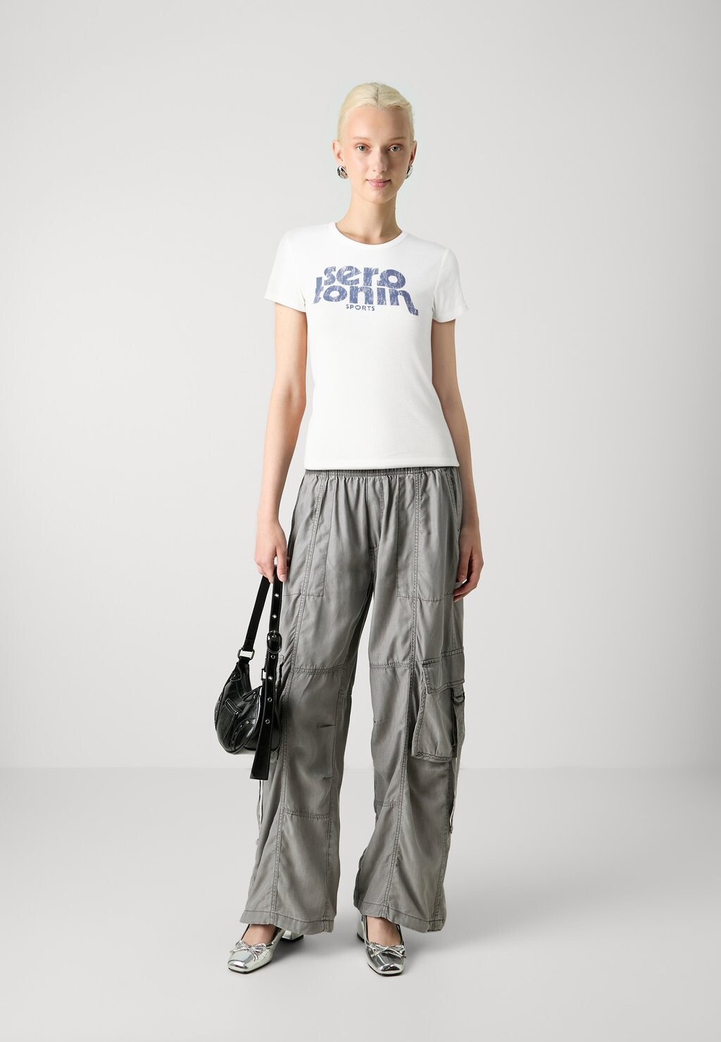 

Футболки с принтом SEROTONIN BABY TEE BDG Urban Outfitters, белый