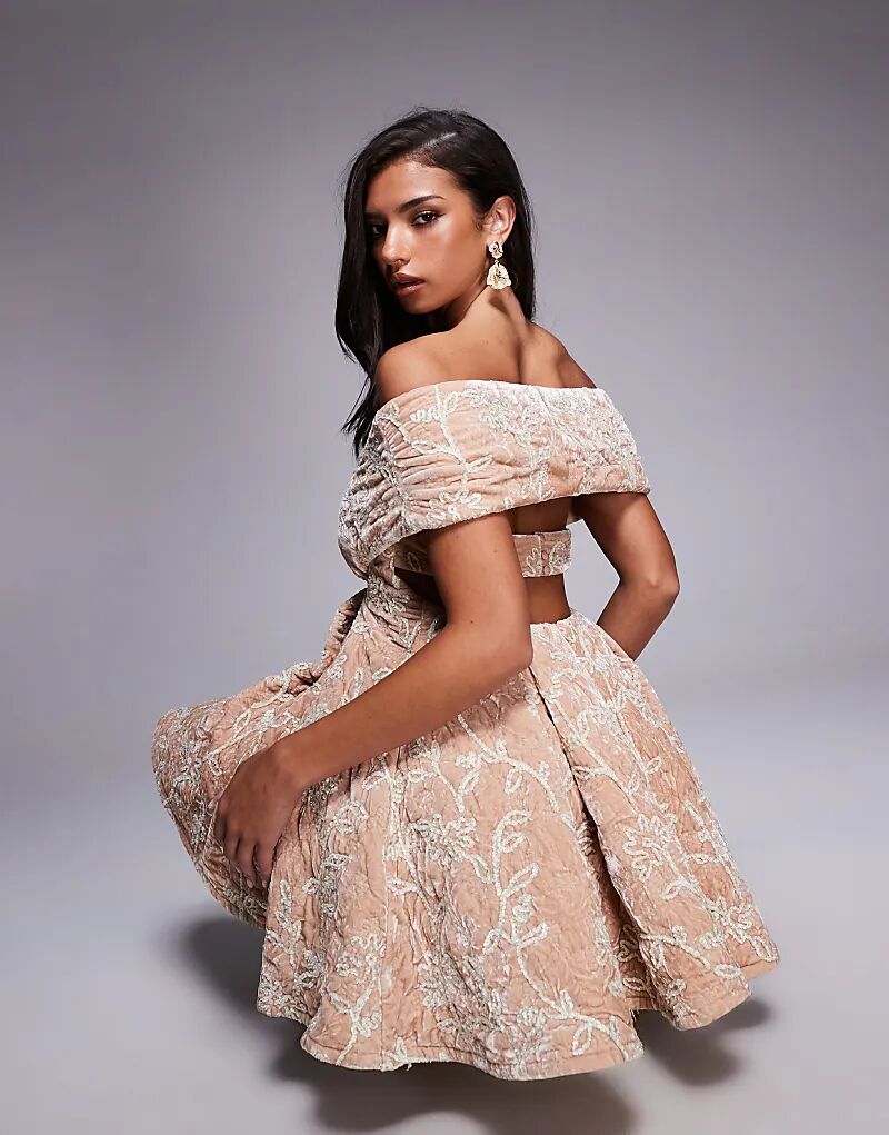 

Бархатное мини-платье ASOS LUXE с цветочным декором розового цвета