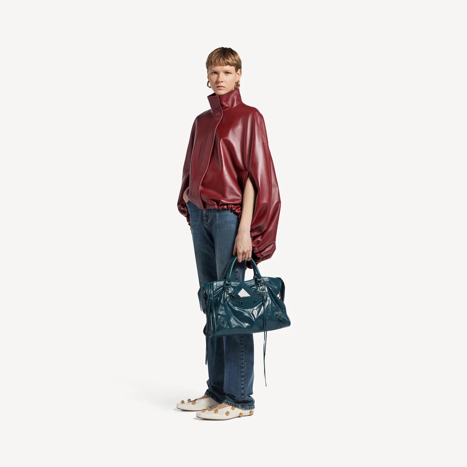 BALENCIAGA Женская короткая накидка бордового цвета — фото 2