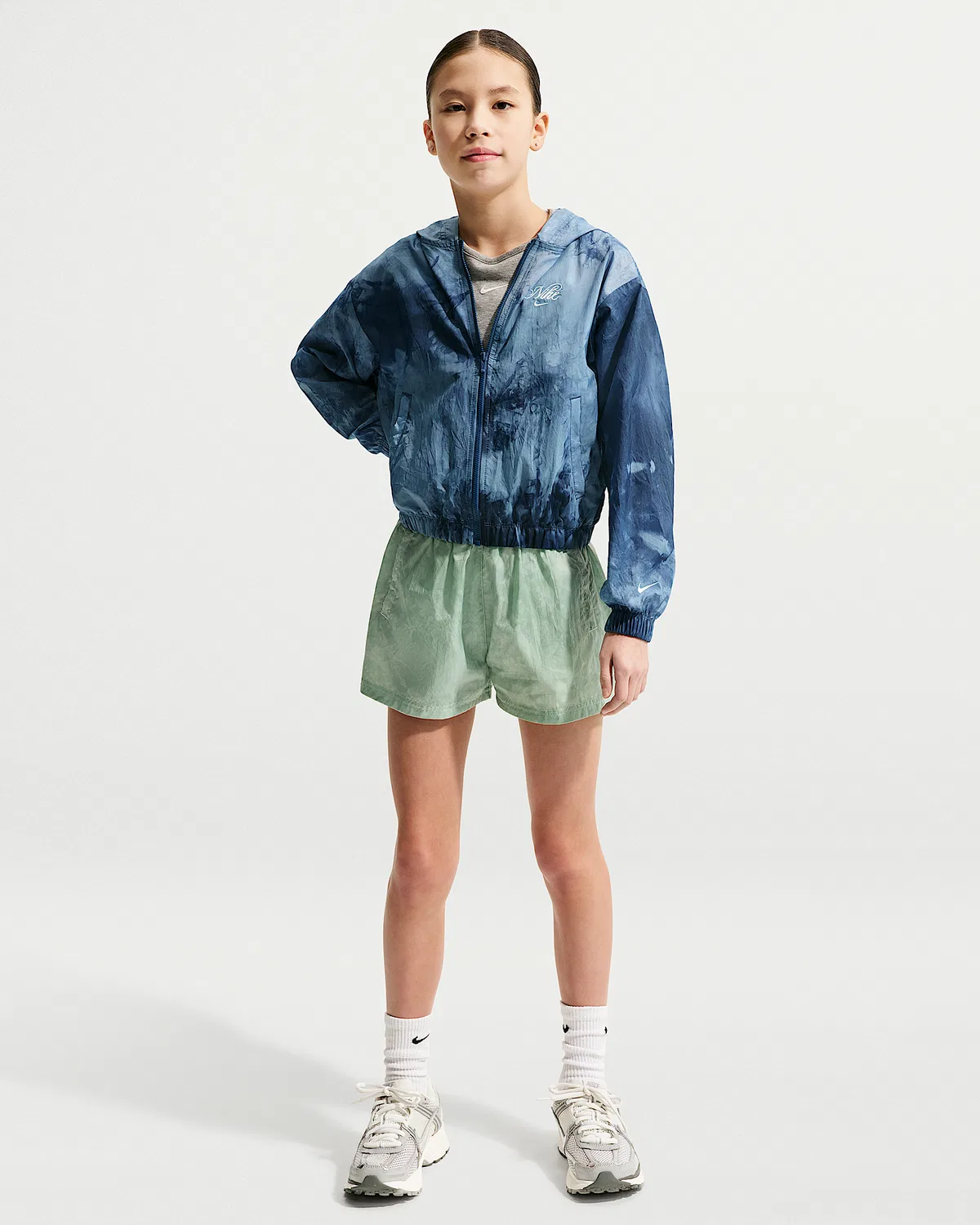 Детская ветровка Nike Sportswear Club, Mystic Navy/Soft Pearl — фото 4
