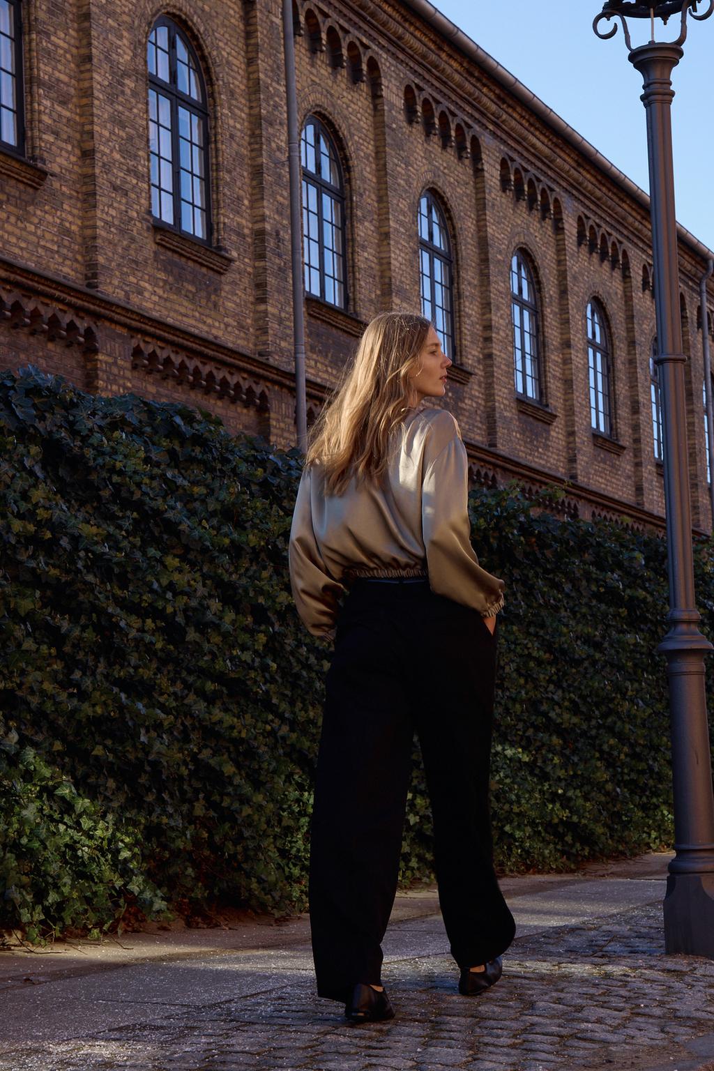 

Широкие брюки на штопке ZARA, черный