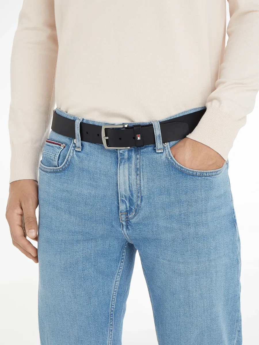 

Кожаный ремень Tommy Hilfiger "DENTON 3.5", прочный кожаный ремень с флажком, серебряная пряжка, регулируемый, цвет Midnight