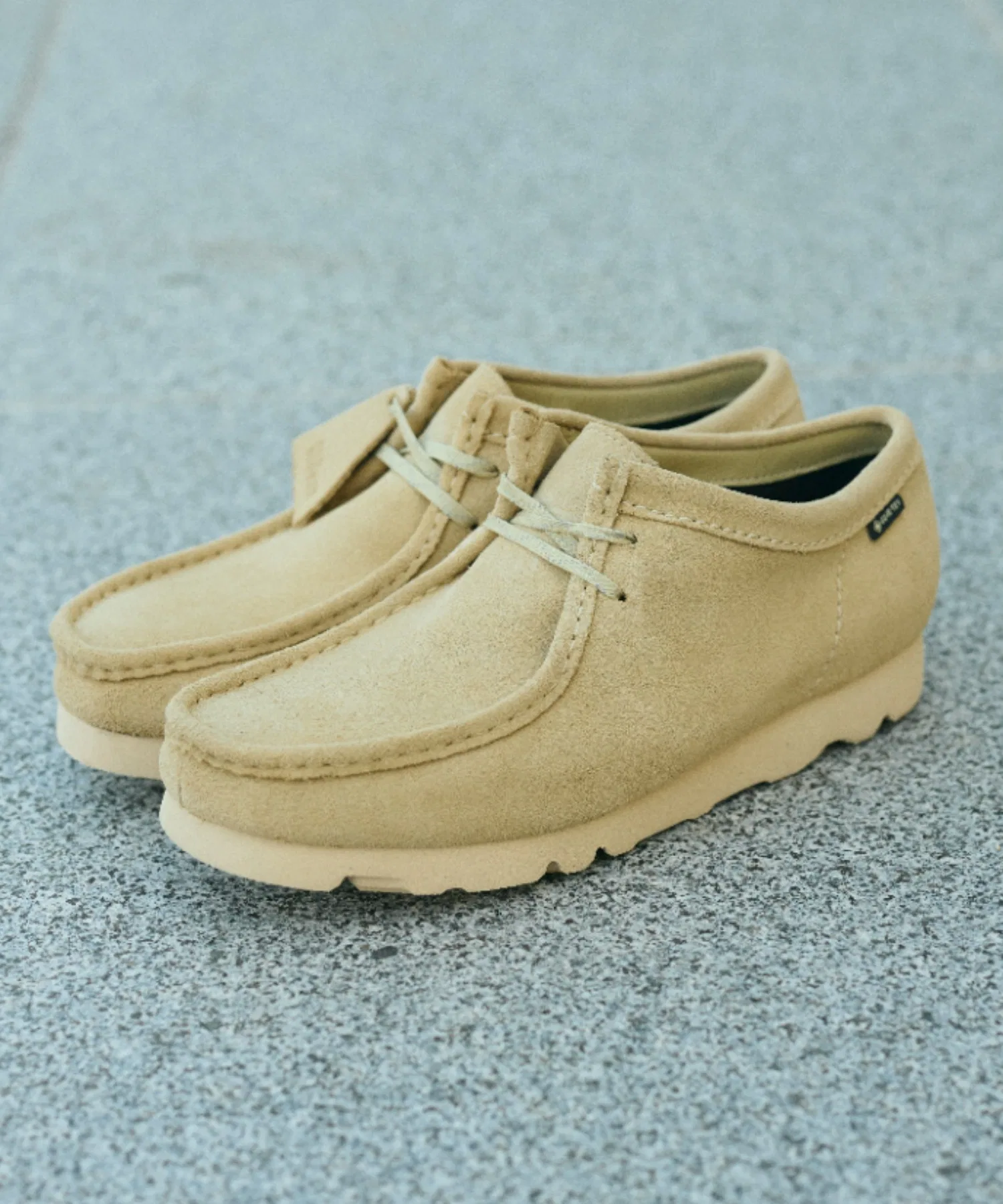 Мужские мокасины Clarks WALLABEE GTX бежевые