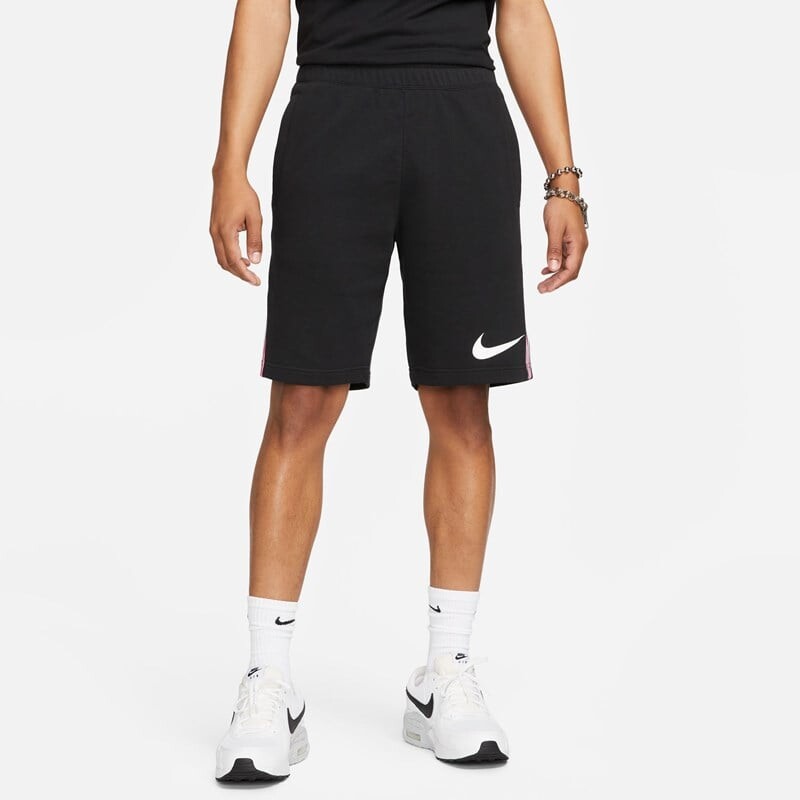 

Мужские шорты повторяют спортивную одежду Nike, черный