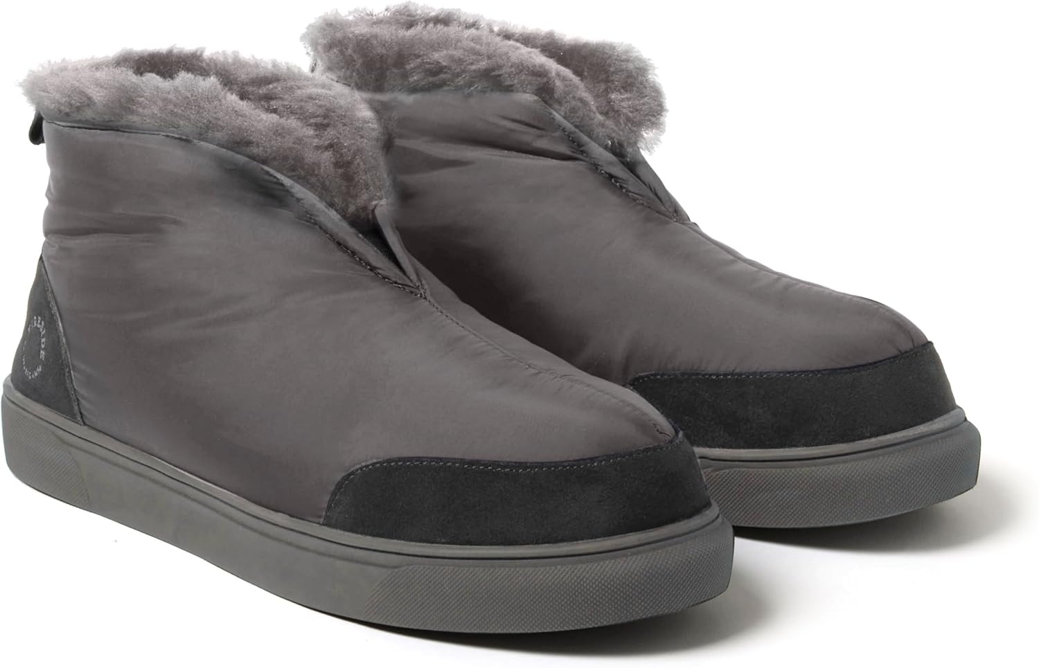 Зимние ботинки Dearfoams для мужчин Fireside из нейлона с австралийской шерстяной подкладкой, водоотталкивающие, для отдыха после зимы, серый — фото 2