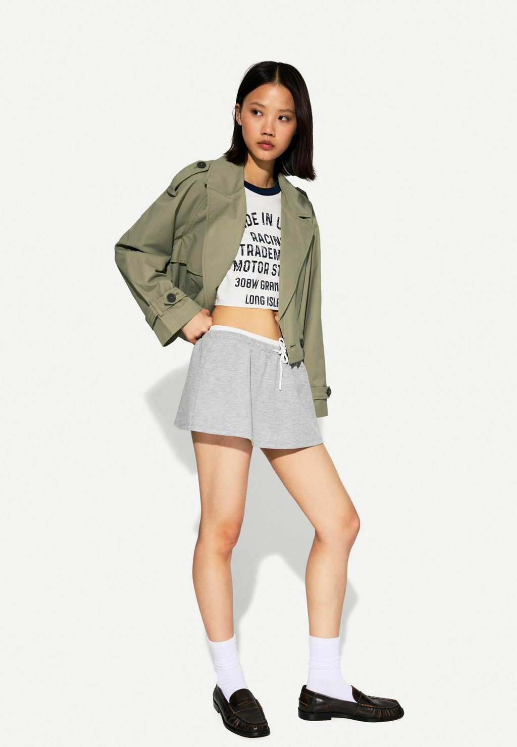 

Летняя куртка Bershka, хаки