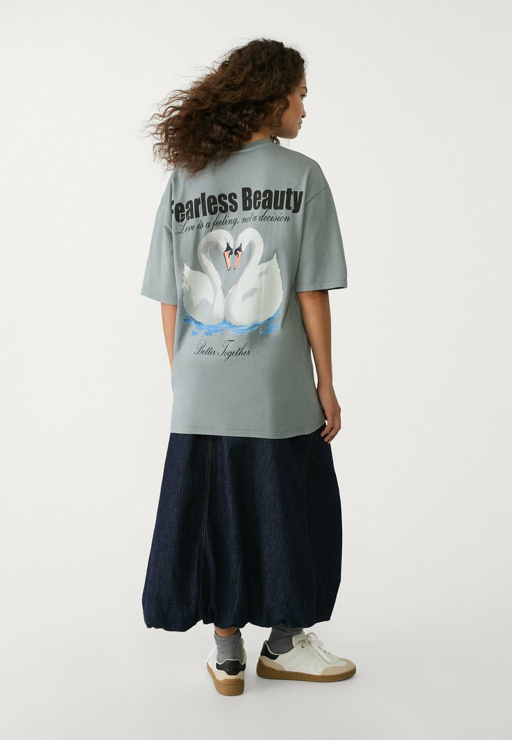 

Футболка с принтом OVERSIZE Stradivarius, серый